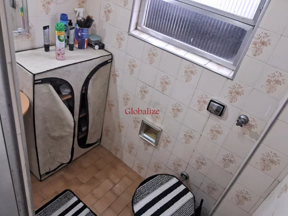 Imagem Apartamento a venda em Santos no bairro da Aparecida de 2 dormitórios no primeiro andar de frente com uma vaga de garagem por R$ 426.000,00