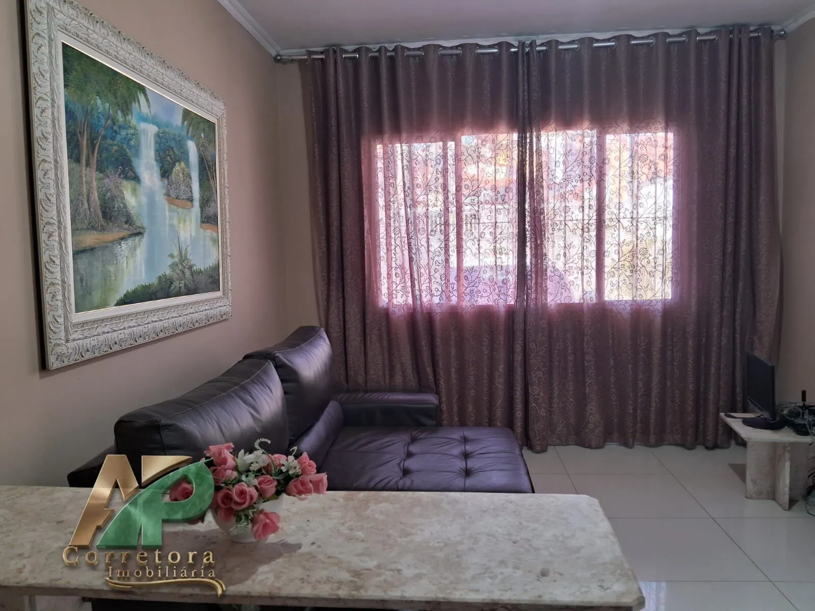 Imagem Sobrado à Venda em Taboão da Serra | 2 Dormitórios (1 Suíte) R$ 800 mil