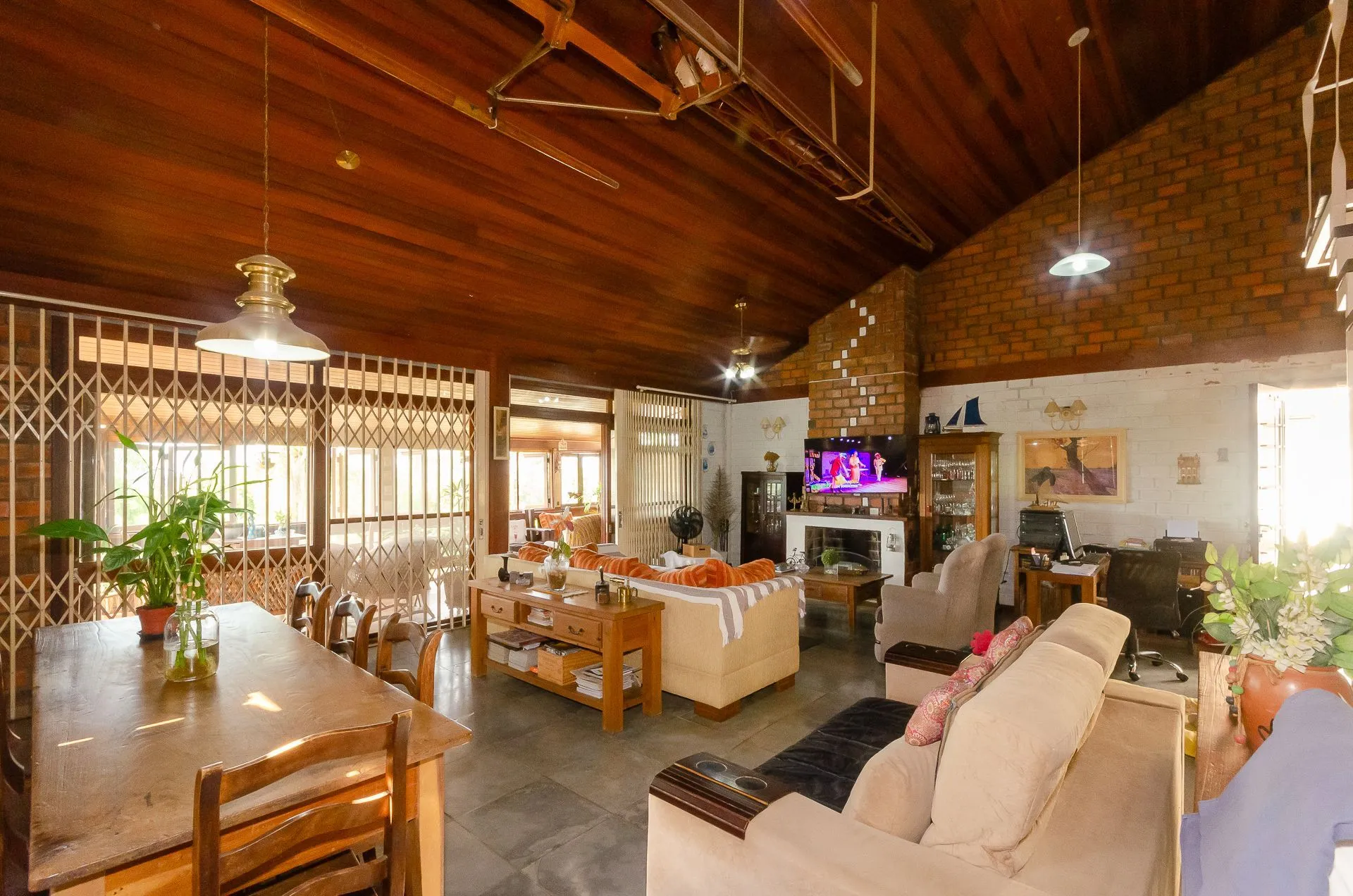 Imagem Casa Exclusiva na Zona Sul com Vista Panorâmica, Piscina e Poço Artesiano!