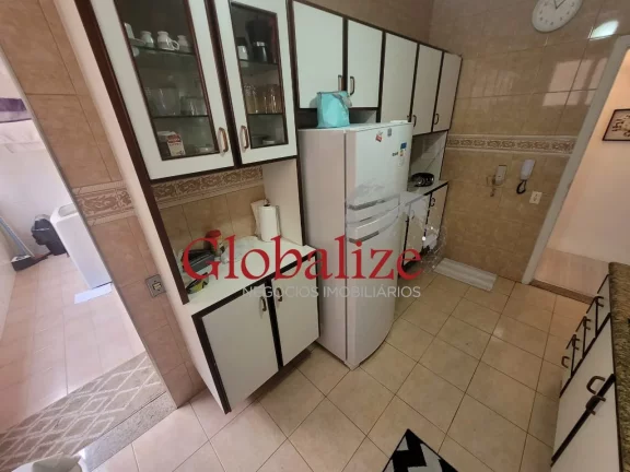 Imagem APARTAMENTO 02 QUARTOS + DEPENDÊNCIA DE EMPREGADA R$680.000,00, PRÓXIMO DA PRAIA, VILA RICA, APARTAMENTO ENORME E COM SACADA E LOCAL PRIVILEGIADO