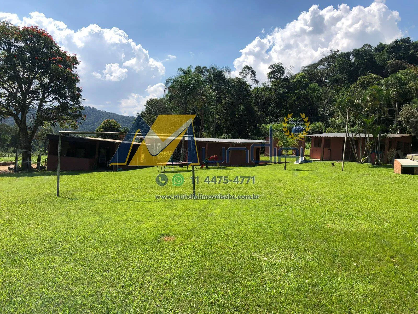 Imagem Oportunidade Estratégica: Terreno com Casa Ampla e Alto Potencial Comercial