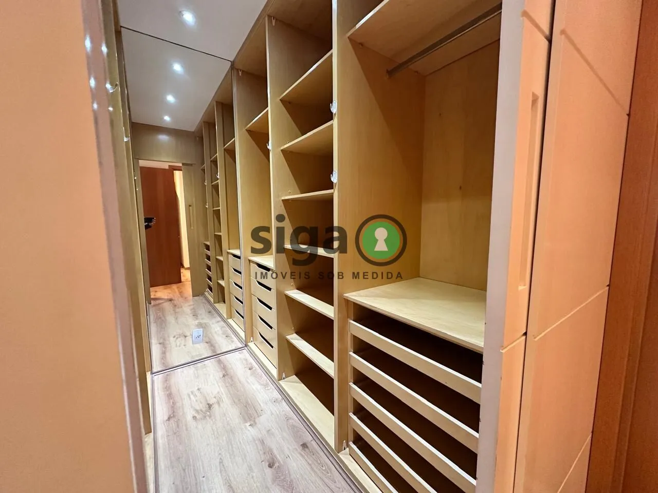 Imagem LINDO APTO 218M 3 SUITES MUITO AMPLO