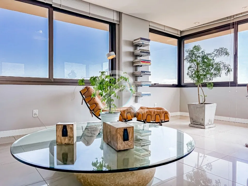 Imagem Apto em andar altíssimo com vista de 360° para toda cidade. São 3 suítes com escritório que pod...