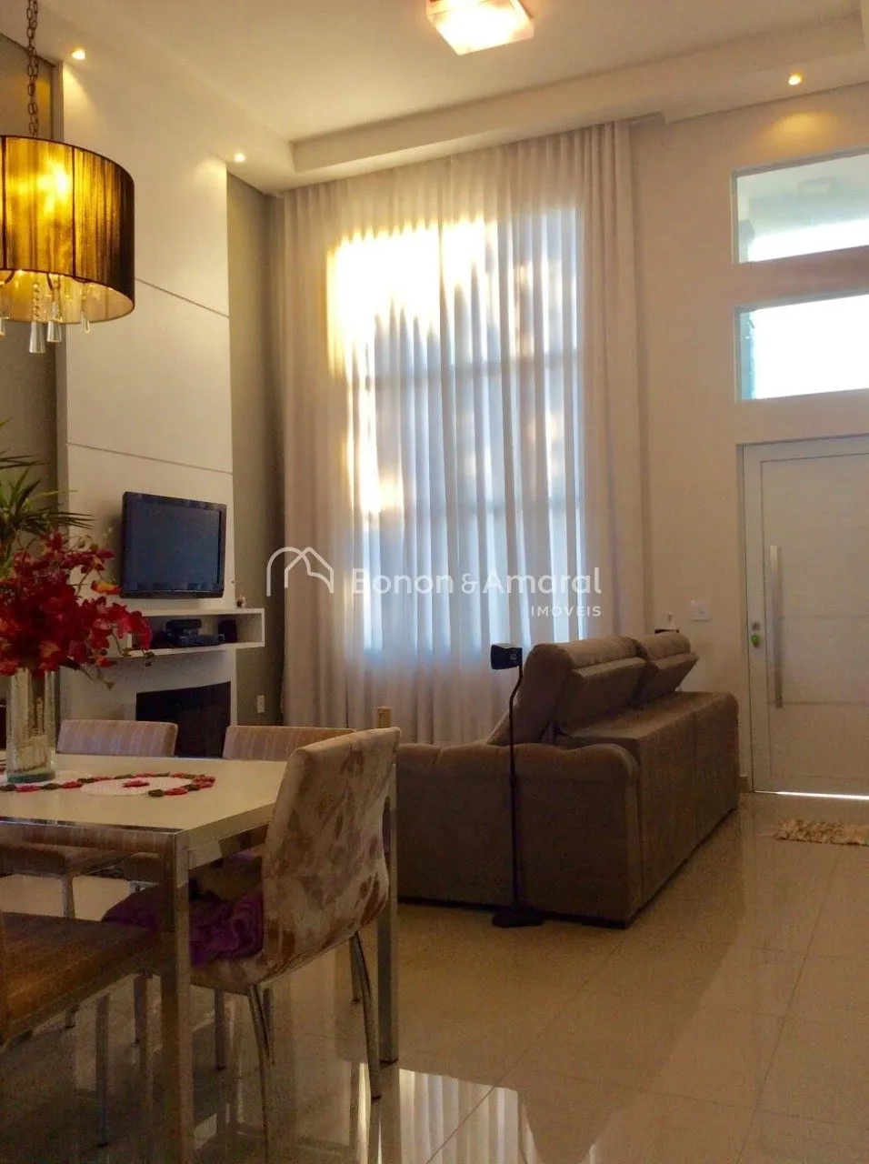 Imagem Casa a venda com 3 suítes no Condomínio Reserva Real em Paulínia - SP