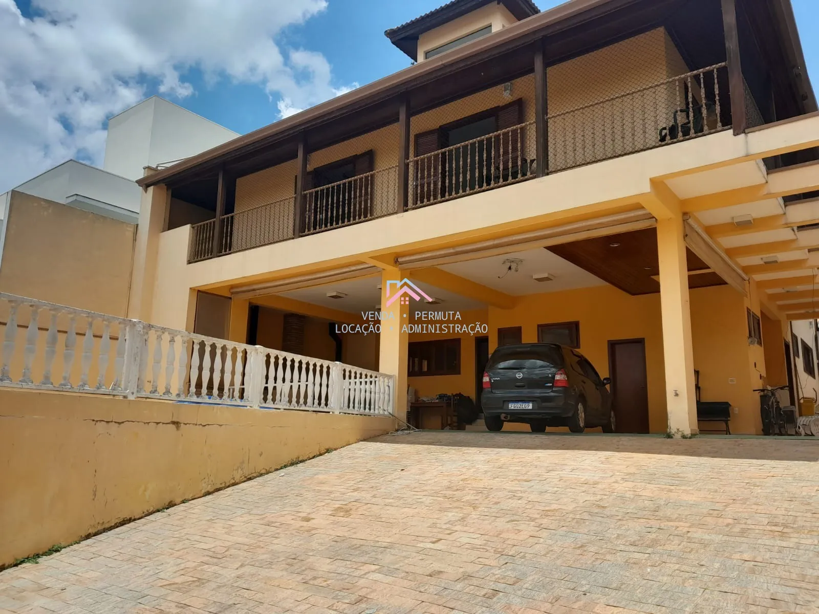 Imagem Casa em Alto Padrão Vista Verde Bairro Caxambu - 504 m2 de área útil com 4 dormitórios - Jundiaí - S