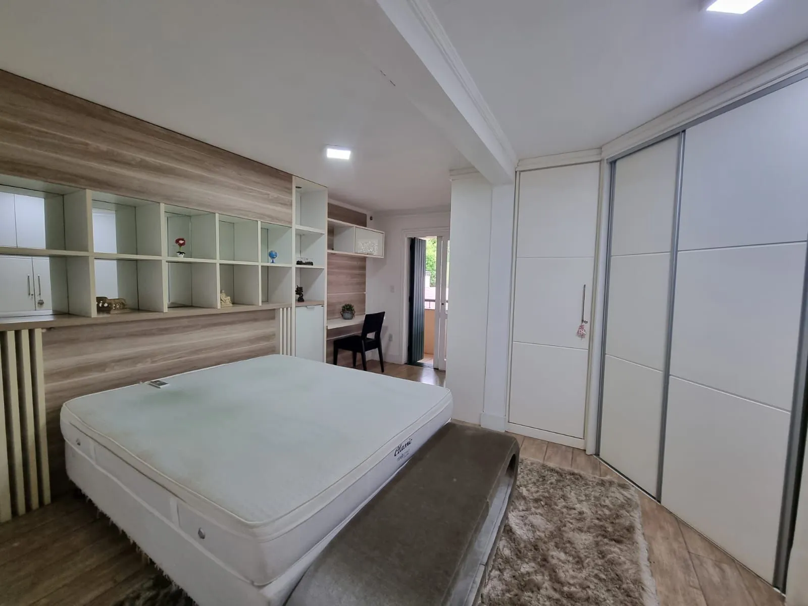 Imagem Casa em Condomínio 3 Suítes / Bairro Ipanema