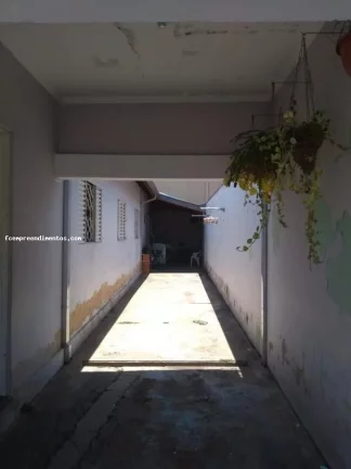 Imagem Casa para Venda em Limeira, JARDIM LAGO AZUL, 3 dormitórios, 1 banheiro, 5 vagas
