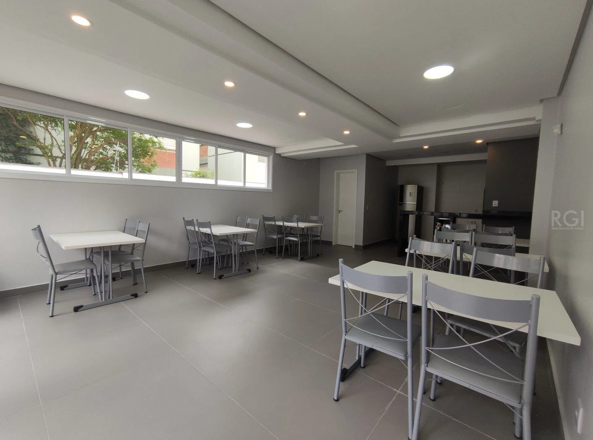 Imagem Duplex para Venda - 179.08m², 2 dormitórios, sendo 2 suites, 2 vagas - Petrópolis