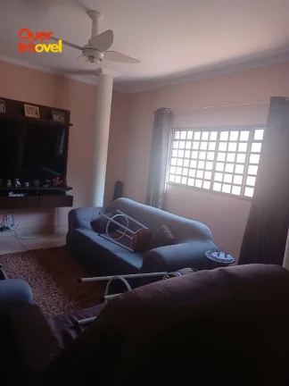 Imagem Impecável casa em condomínio à venda em Ribeirão Preto-SP, no Royal Park, com 3 suítes, 3 vagas e 480m². Venha conhecer!