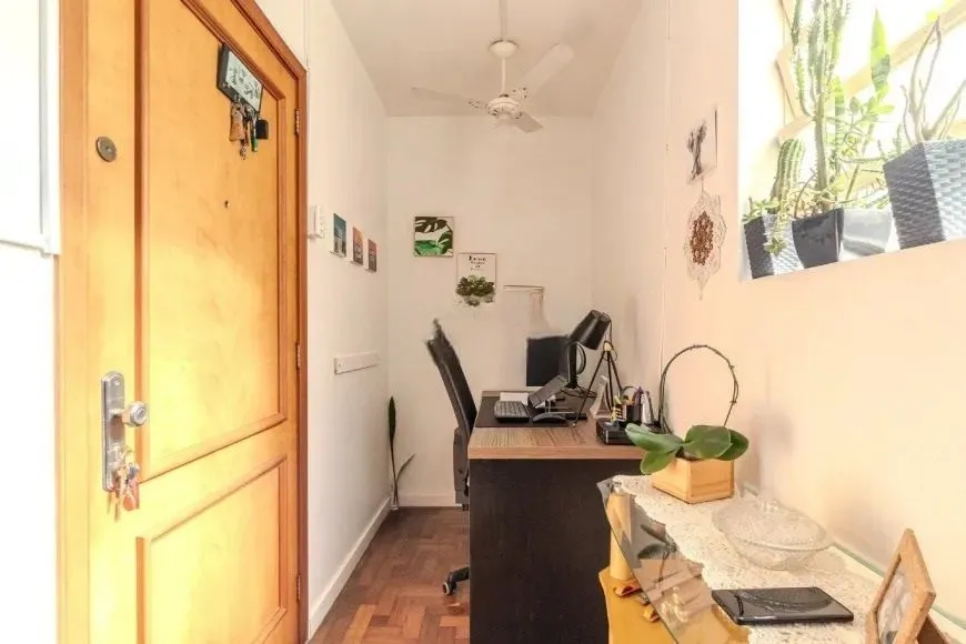 Imagem Apartamento de 3 Dormitórios com Garagem à Venda no Rio Branco, Próximo à Redenção