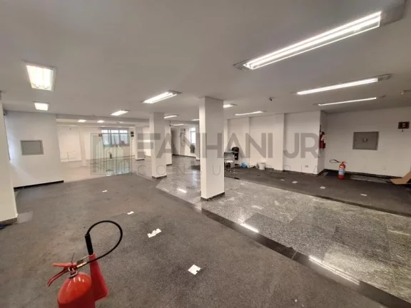 Imagem Casa Comercial de Alto Padrão para Locação em São Paulo-SP, Jardim América: 13 Salas, 5 Banheiros, 20 Vagas, 611m².