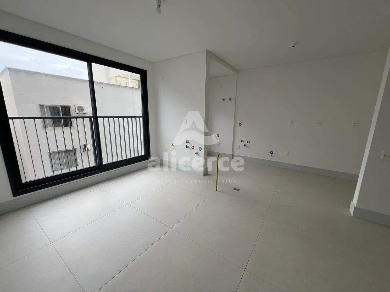 Imagem Apartamento à venda com 3 quartos 2 suítes, 78m² em Canto Florianópolis