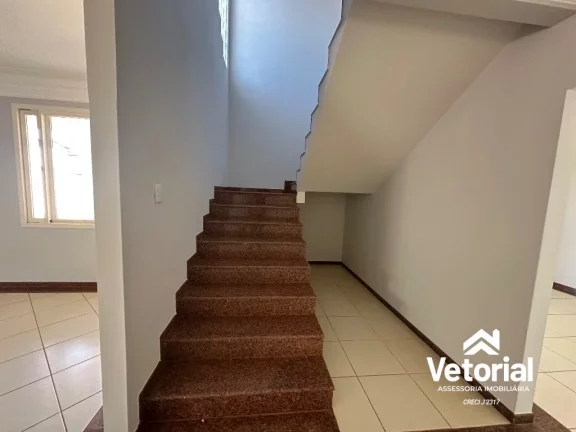 Imagem Casa de Luxo para Locação em Barreiras-BA, Bairro Aratu: 3 Quartos, sendo 3 Suítes, closet, 3 Salas, 6 Banheiros, 2 Vagas, 479,99 m².