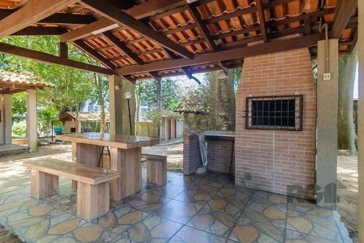 Imagem Apartamento com 2 dormitórios reversível para 3, e condomínio com portaria 24h, salão de festas, quadra e playground. Próximo à Orla e BarraShopping.