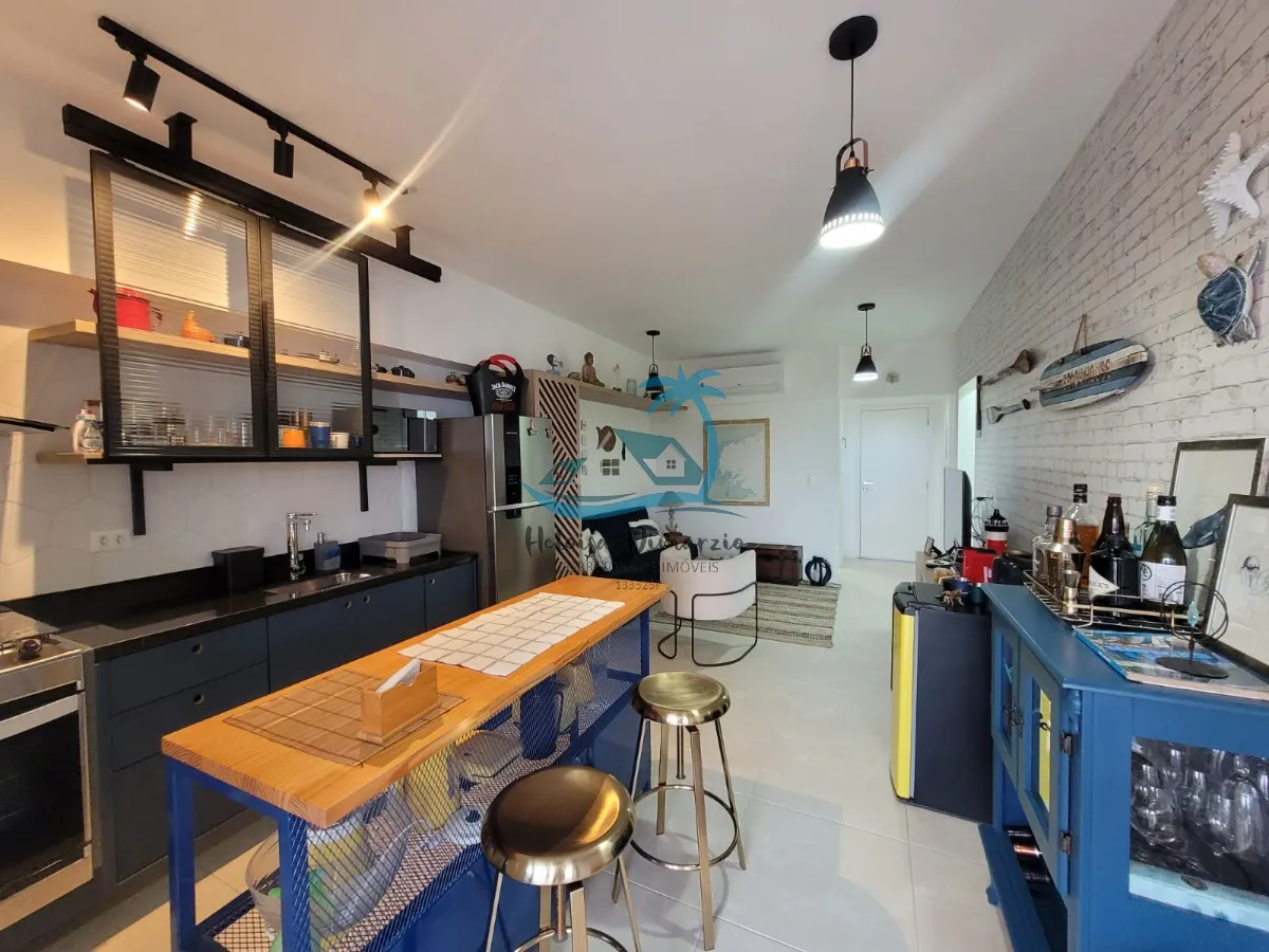 Foto do imóvel Maravilhoso apartamento com belíssima vista para o mar, disponível para venda no Itaguá em Ubatuba, a 250 metros do mar.