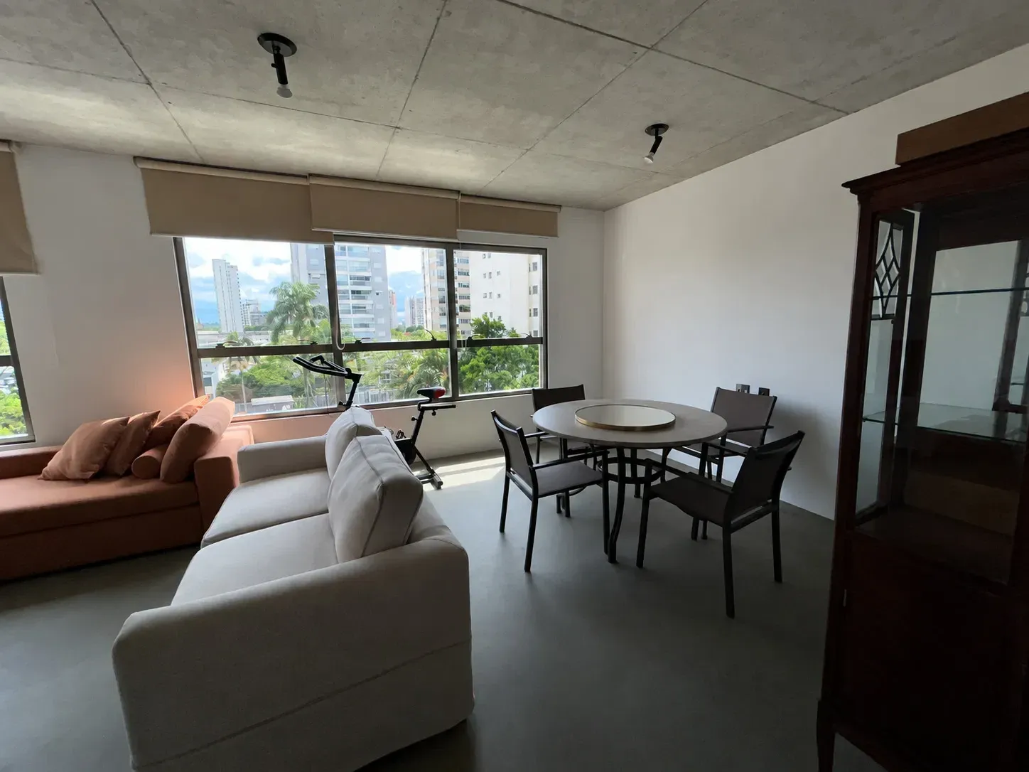 Imagem Apartamento com 1 Quarto à Venda ou Locação, 75 m² em Campo Belo - São Paulo