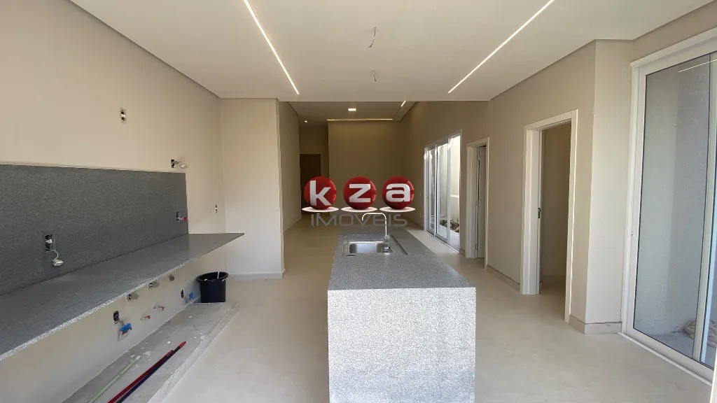 Imagem Casa de luxo em condomínio: 3 quartos, 3 suítes, 2 salas, 4 banheiros, 2 vagas, 157,49m² em Valinhos-SP.