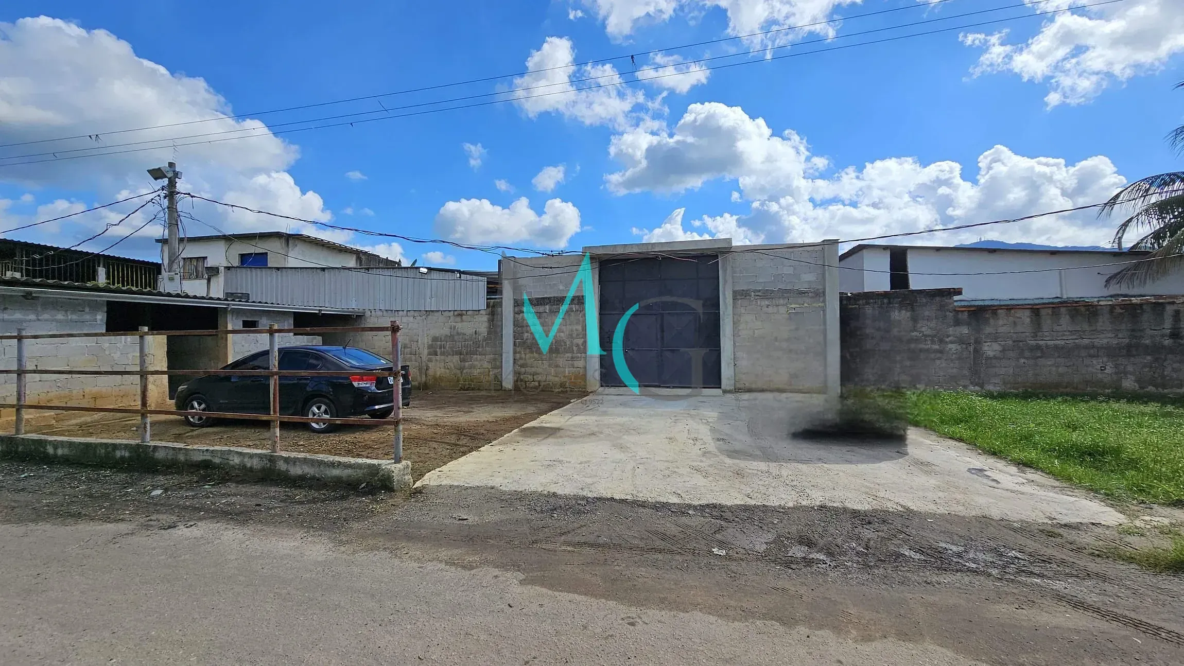 Foto do imóvel Galpão 1200m² para locação por R$ 10.000,00 em Campo Grande, Rio de Janeiro, RJ