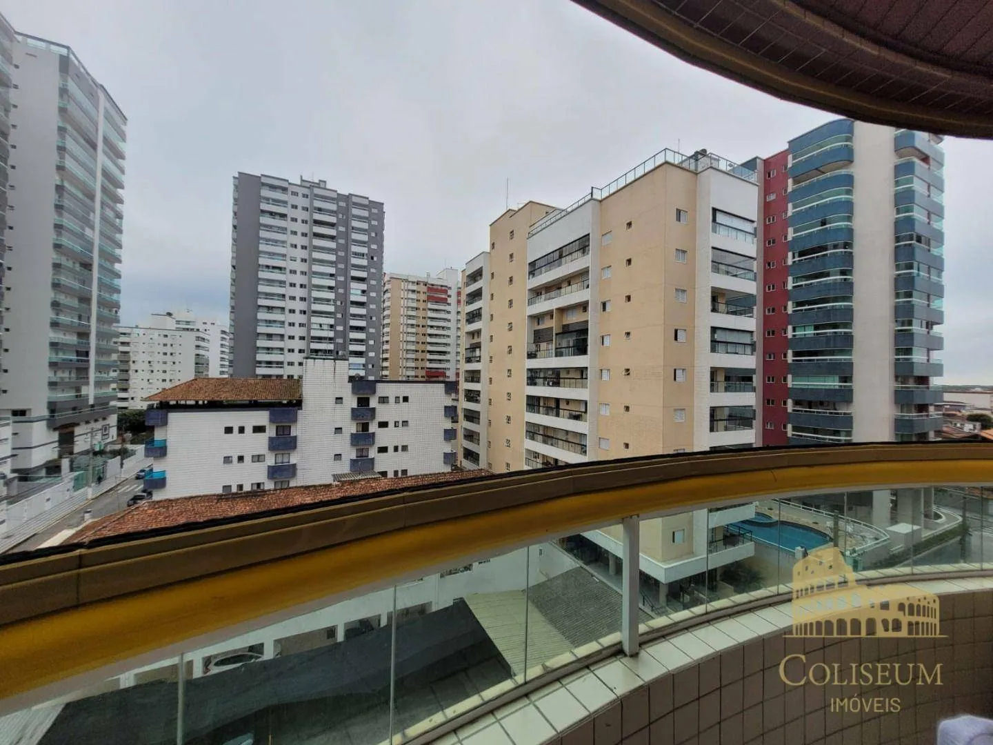 Imagem Apartamento com 2 dormitórios à venda, 67 m² por R$ 400.000,00 - Vila Assunção - Praia Grande/SP
