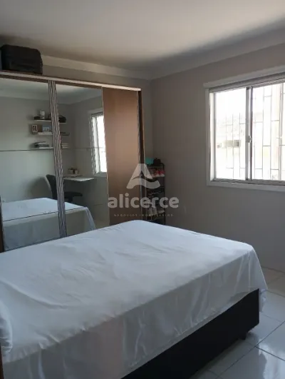 Imagem Casa à venda com 2 quartos , 70m² em Forquilhas São José