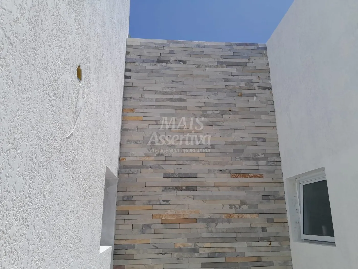 Imagem Excelente casa a venda localizada no centro de Tramandaí/RS - 2 dormitórios