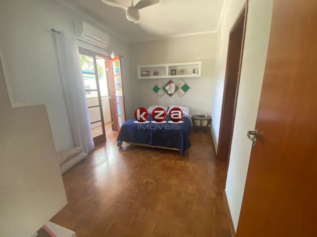 Imagem Casa a venda em condomínio em Valinhos-SP, fácil acesso para rodovias e Campinas: 3 quartos, 1 suite, 3 salas, 4 banheiros, 2 vagas.