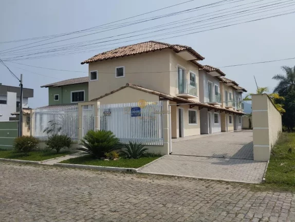 Imagem Casa em Condomínio para Venda em Guapimirim / RJ no bairro Cotia