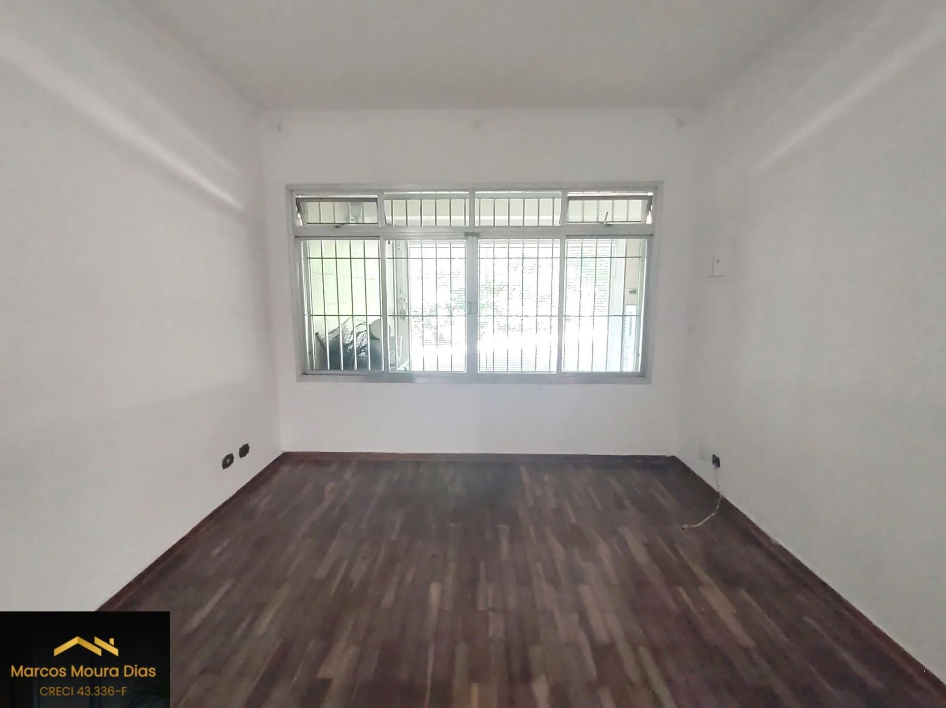 Imagem Sobrado com 03 Dormitórios ( 1 Suíte com Terraço), 02 Vagas para automóvel, bairro extremamente arborizado- perto da USP ( Jd Rizzo - Butantã).