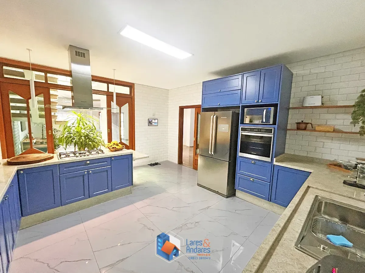 Imagem Sobrado para venda em Jardim Nossa Senhora do Carmo com 4 quartos, sendo 2 suítes, 328m²