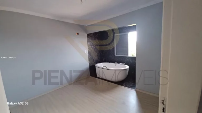 Imagem Casa Duplex para Venda em Concórdia, Nações, 3 dormitórios, 1 suíte, 2 banheiros, 1 vaga