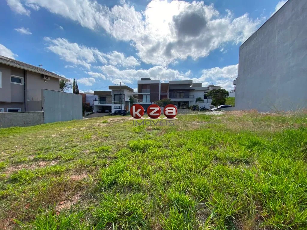 Imagem Terreno à Venda em Valinhos-SP Condomínio Bosque dos Cambarás 330m² de Área
