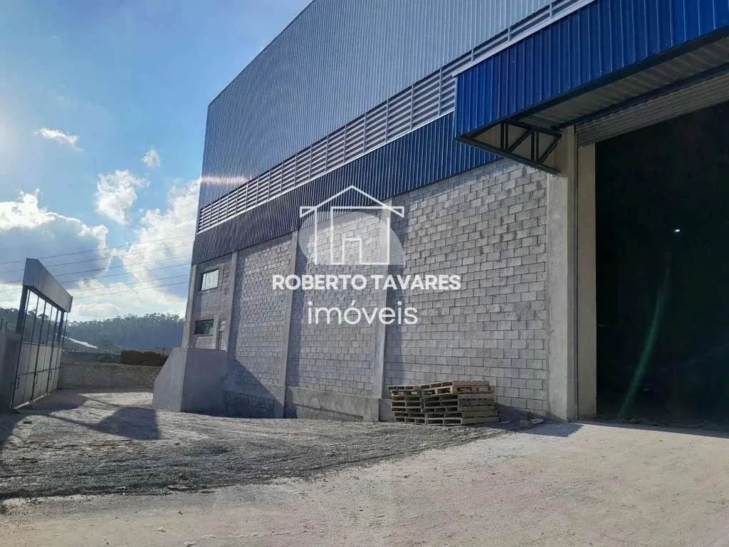 Imagem Galpão para Locação - 4 Docas - 1 Rampa - 15 Vagas de garagens - Junto a Rod. Régis Bittencourt (BR116).