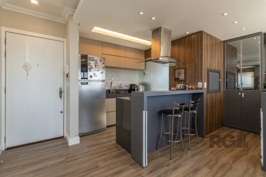 Imagem Apto 3 dormitórios, transformado em 2 com suíte e closet enorme, 2 vagas de garagem no jardim botânico