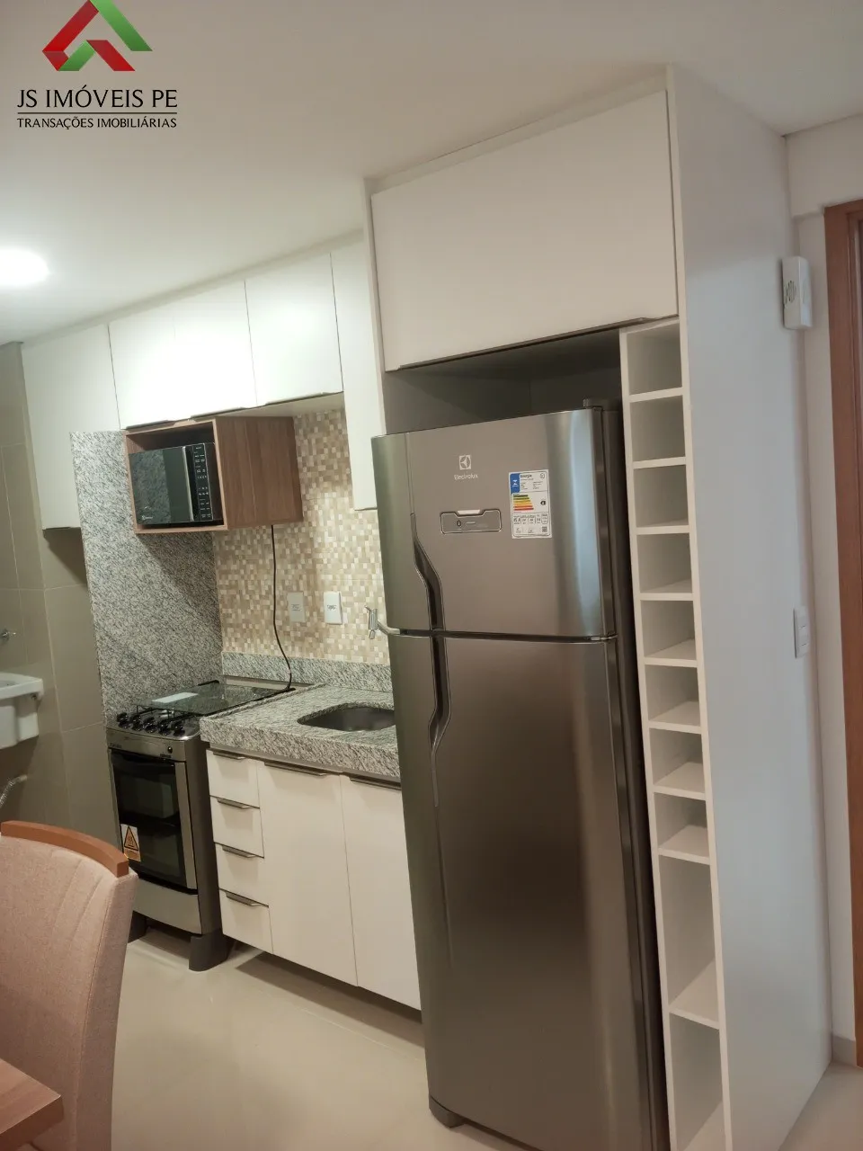 Imagem Imperdível! Apartamento Mobiliado para locação em Piedade, Jaboatão dos Guararapes-PE: 1 quarto, 2 salas, 1 banheiro, 1 vaga de garagem.