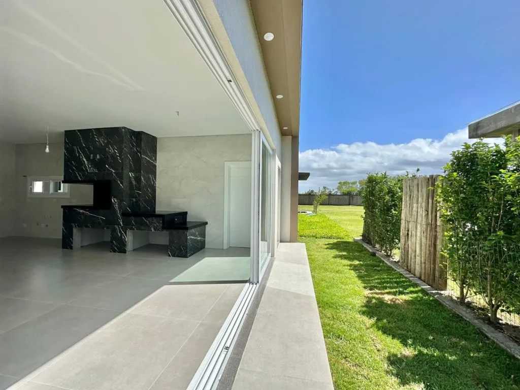 Imagem Casa em Condominio 3 Dormitórios - Bairro Araçá