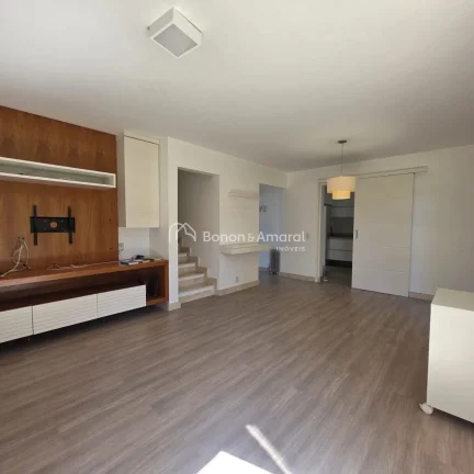 Imagem Localizada em um ambiente tranquilo, com apenas 59 residências, esta aconchegante e charmosa casa e...