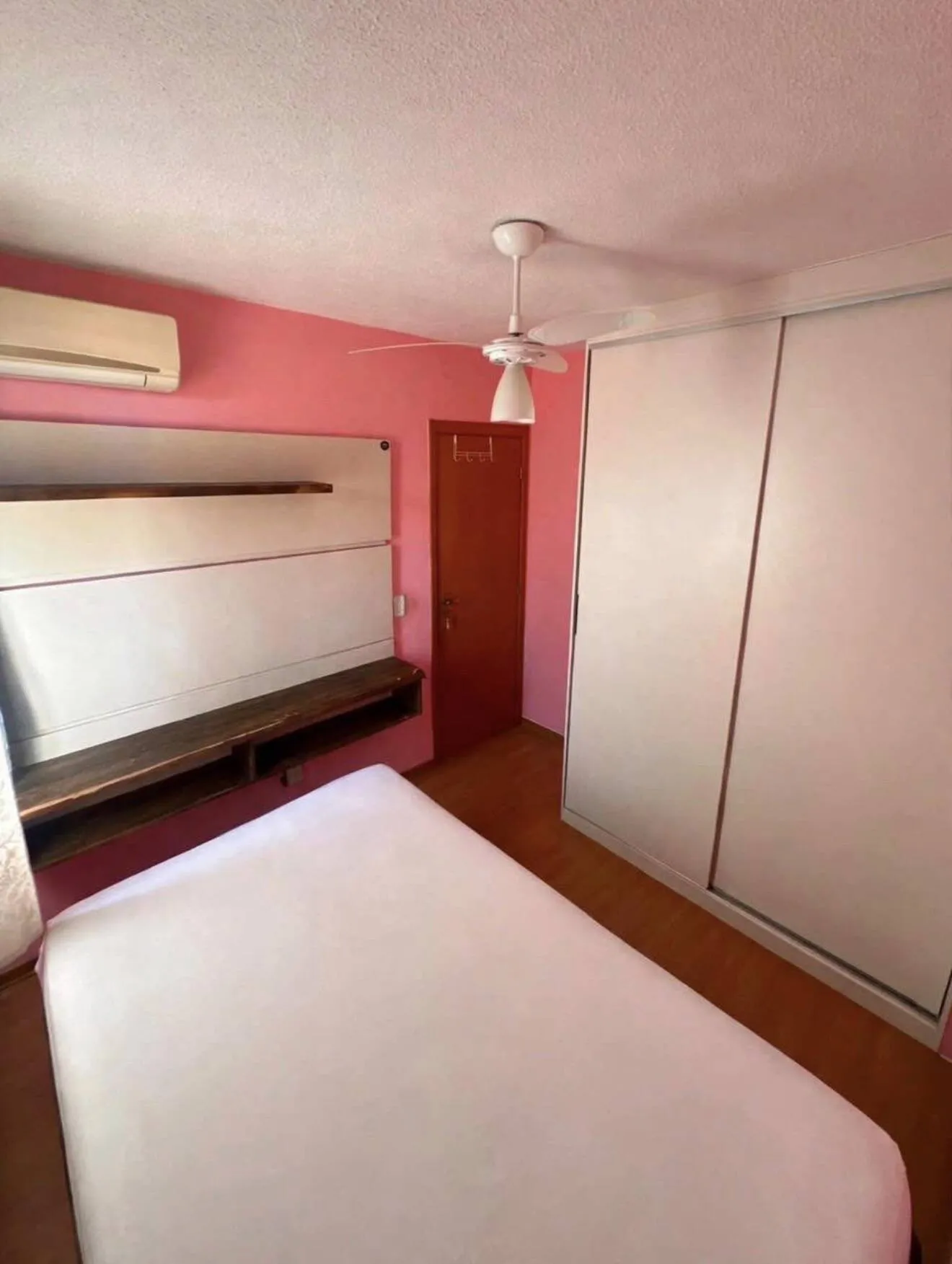 Imagem Apartamento semi mobiliado - Condomínio Chapada dos Pinhais