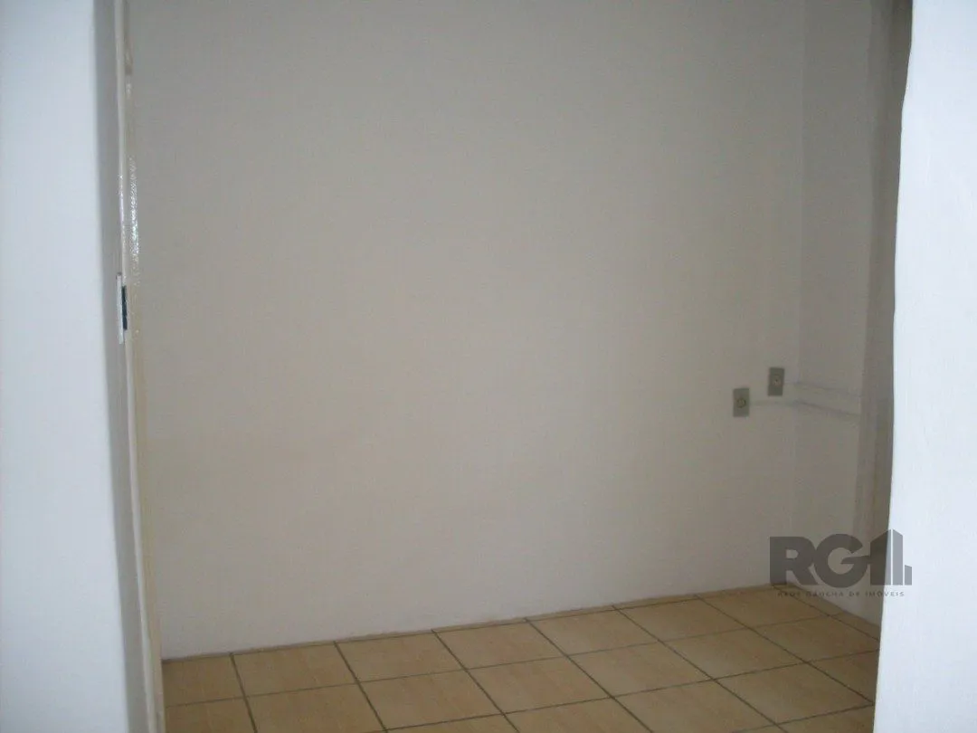 Imagem Casa comercial térrea na Av. Aparício Borges - Bairro Teresópolis