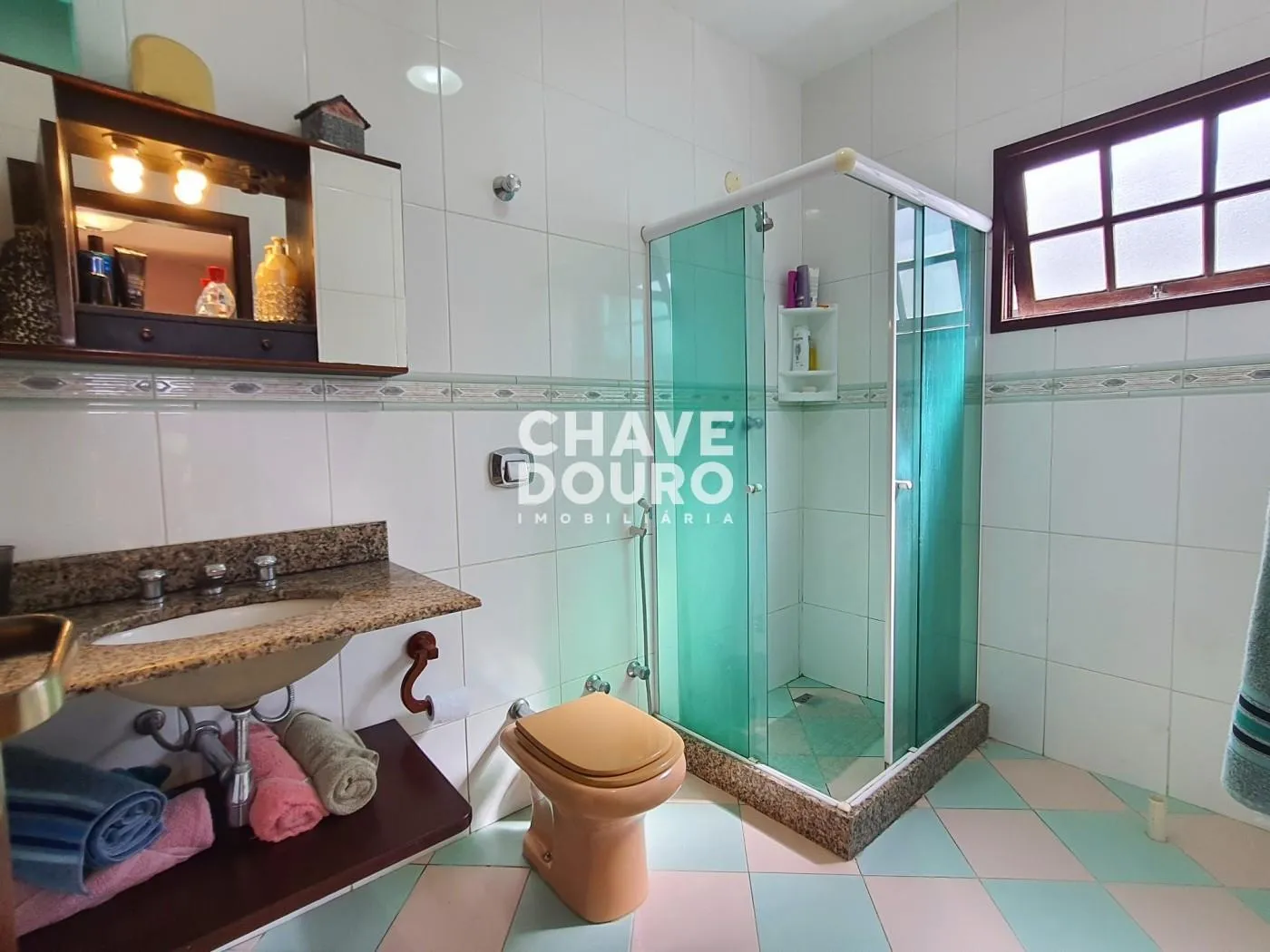 Imagem Linda casa no estilo colonial com lazer no centro da cidade!