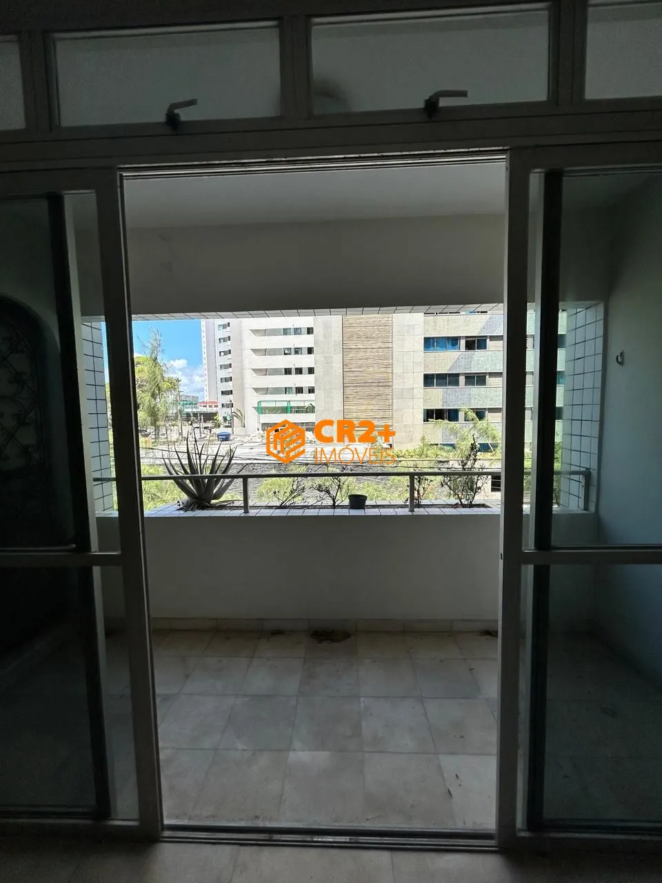 Imagem Vendo apartamento á 60 metros do Mar em Boa Viagem, com vista definitiva do Mar