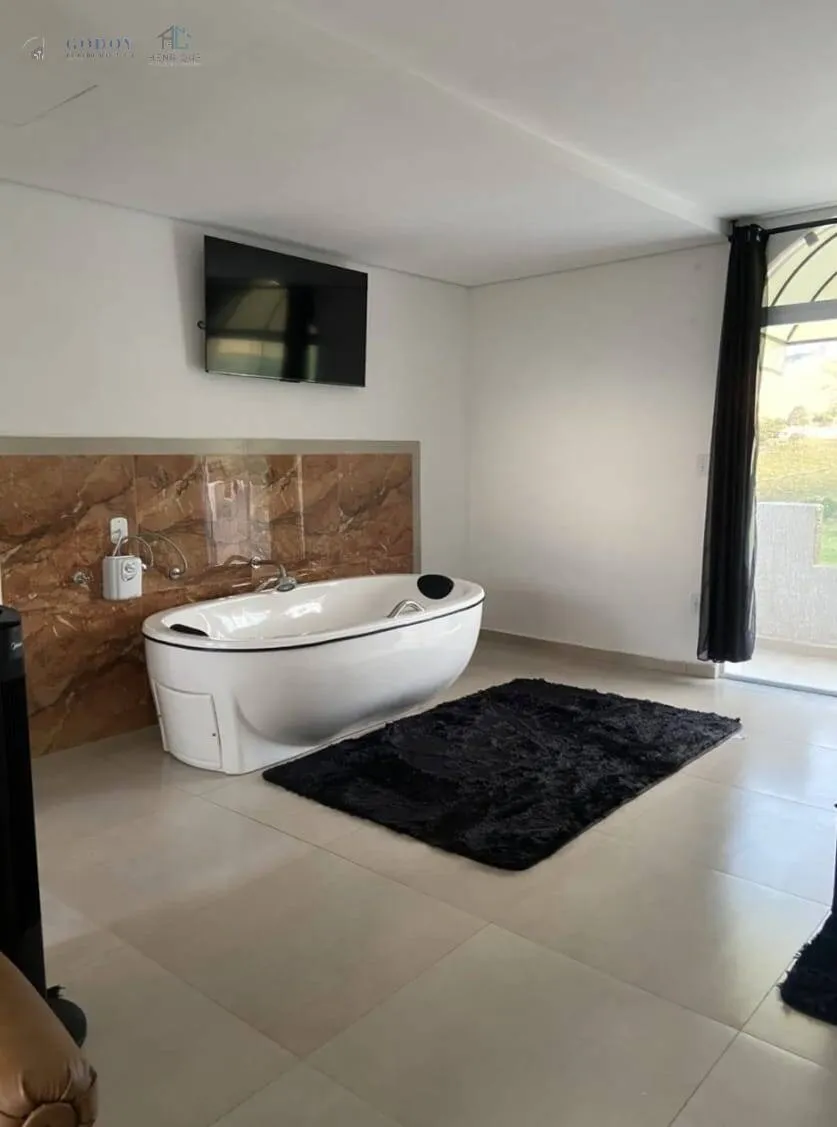 Imagem Casa de campo / Chácara à venda - Pindamonhangaba