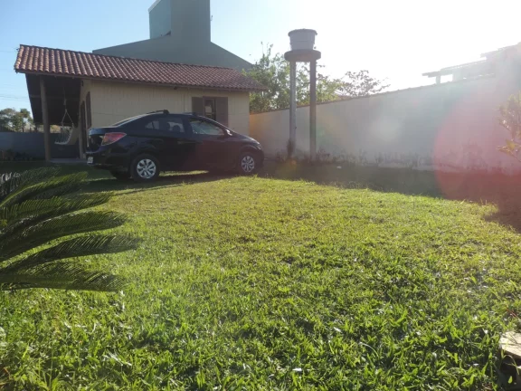 Imagem Linda Casa de 2 Quartos na Praia do Rosa, Imbituba-SC - Excelente Oportunidade!