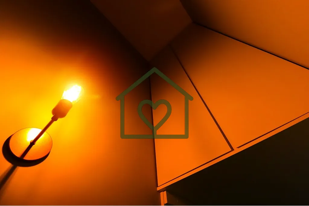 Imagem Casa em condomínio no bairro Nonoai, com 122m² privativos distribuídos em 2 andares. No térreo, ...
