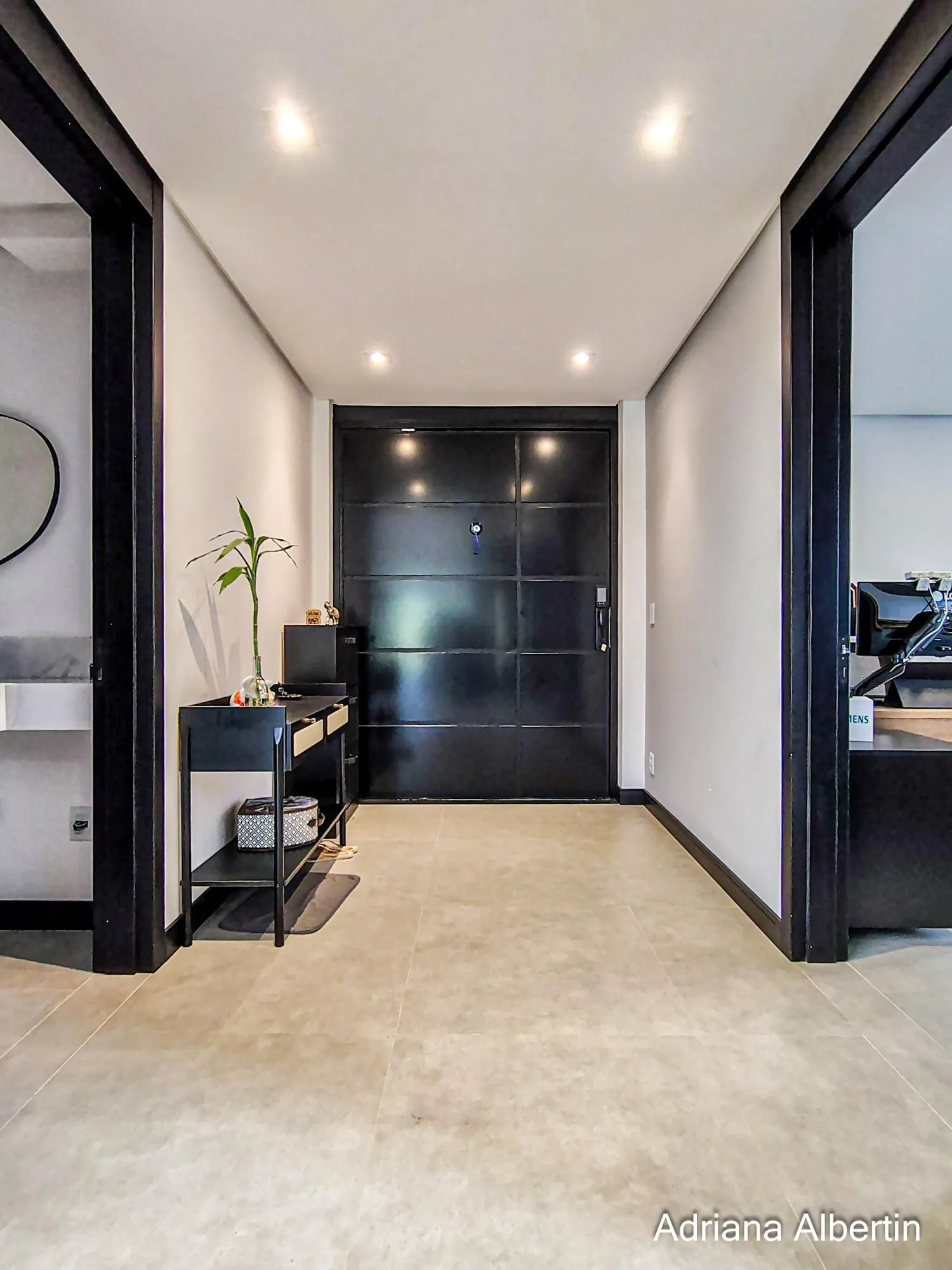 Imagem Casa com 345m², piscina e vista para o Guaiba