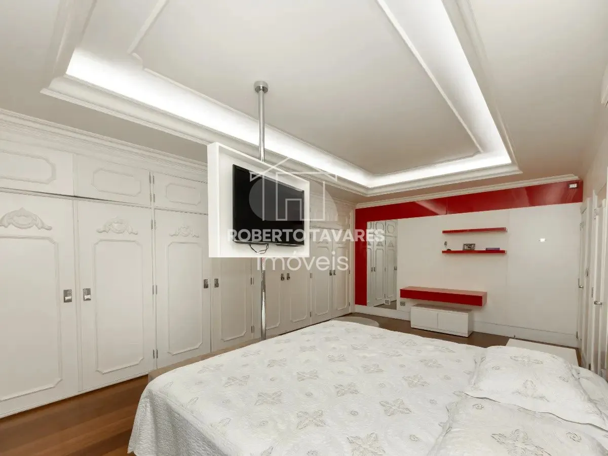 Imagem Apartamento com 392m² área útil - 3 dormitórios (3 suítes) c/ varanda integrada ao living - 1 escritório - 5 banheiros (1 lavabo) - 1 vaga c/ manobrista.
