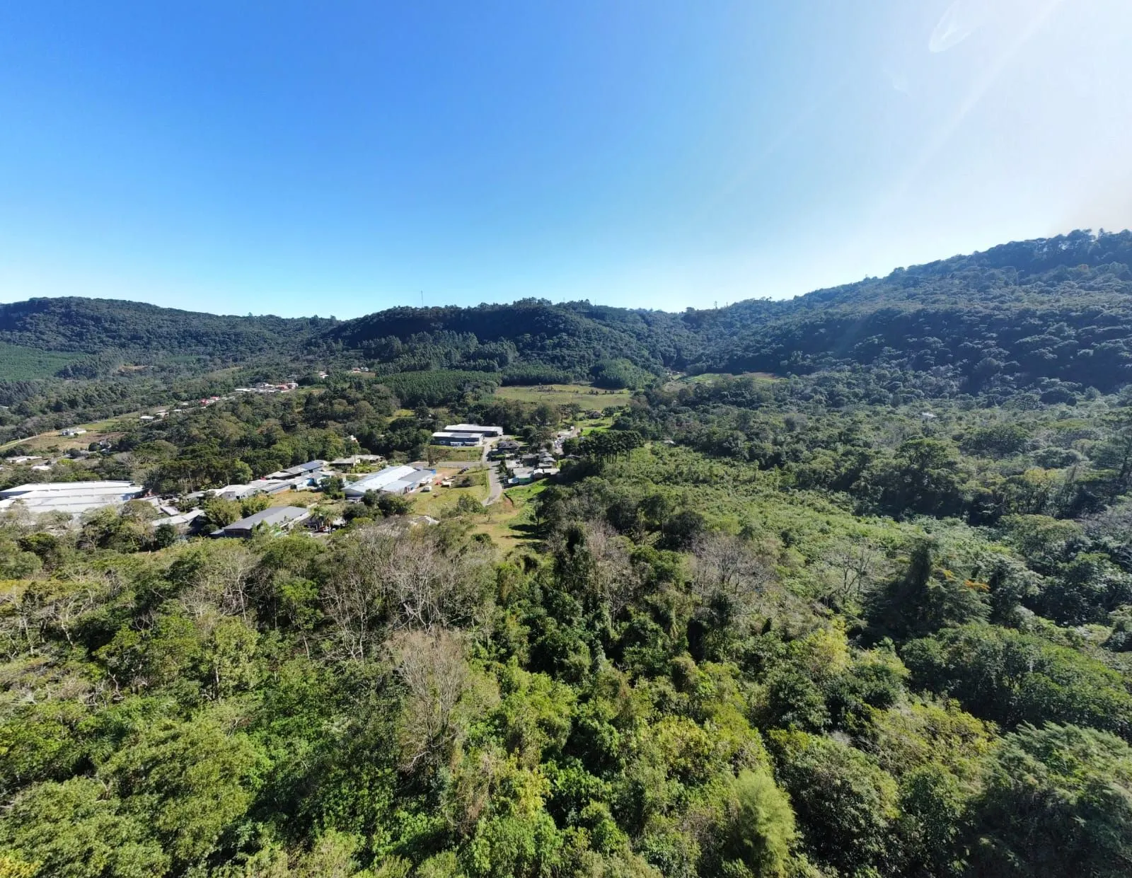 Imagem Terreno à venda em Gramado, Varzea Grande, 4500m2