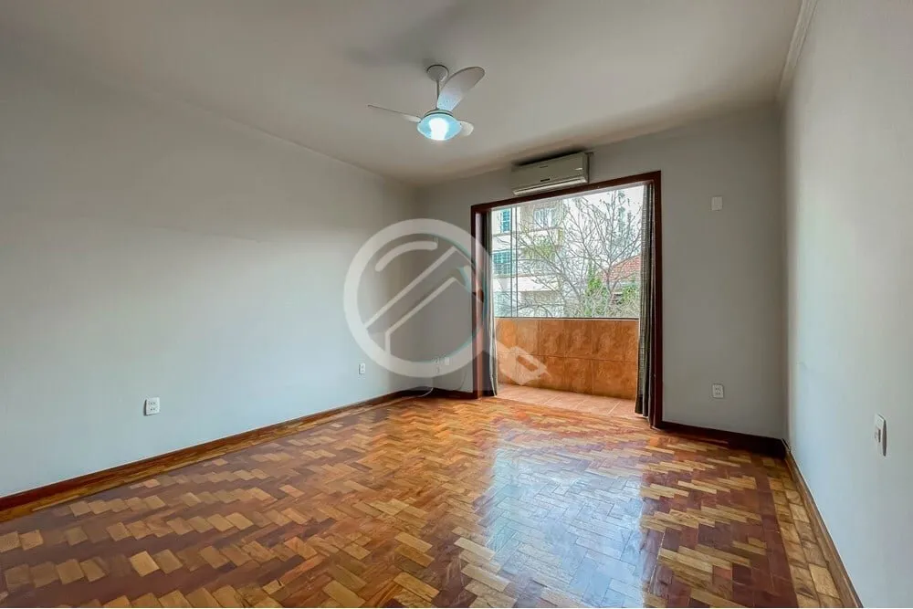 Imagem Amplo apartamento à venda em localização privilegiada, no bairro Rio Branco, - em Porto Alegre. D...