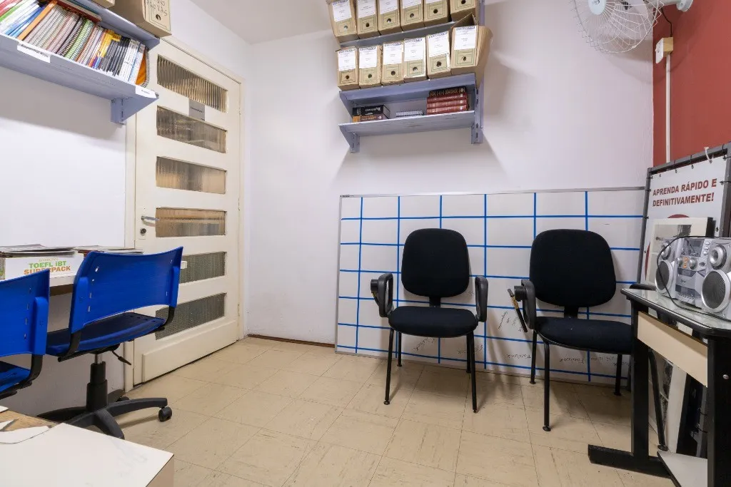 Imagem Imperdível oportunidade: Ponto Comercial para venda ou locação em Santo Antônio, São Caetano do Sul-SP - 7 salas, 3 banheiros, 322m².