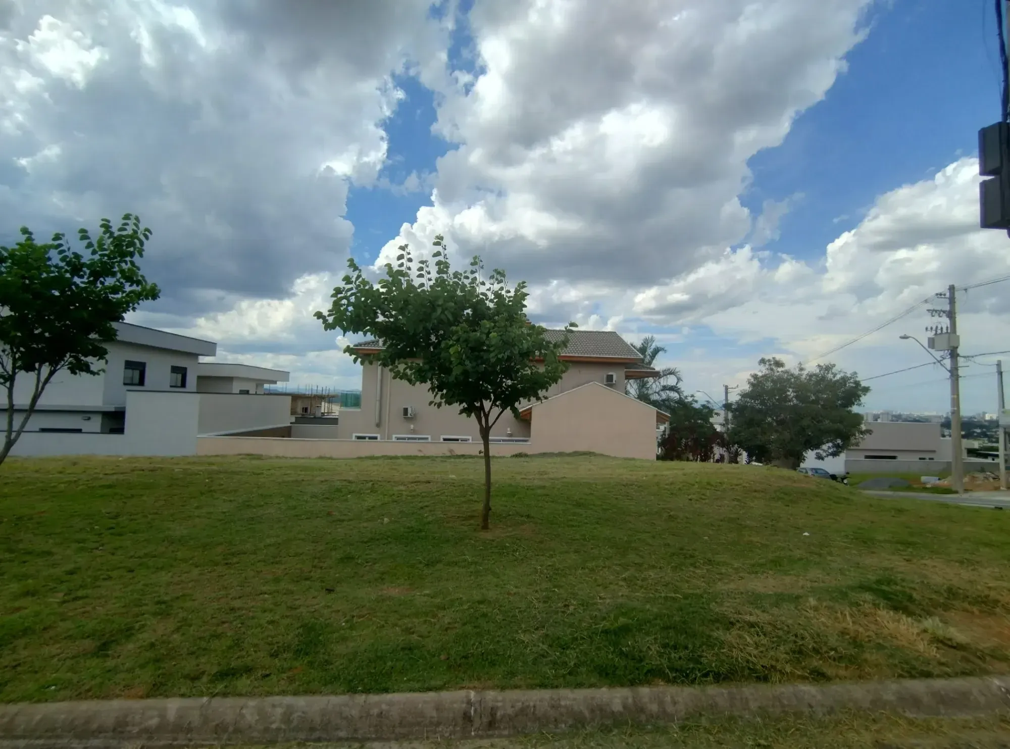 Terreno em Condomínio à Venda, 272 m² em Condomínio Residencial Fogaça - Jacareí