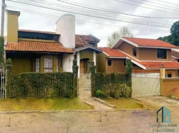 Foto do imóvel Casa a venda preço abaixo de mercado, 04 quartos c/suíte, no São Lourenço em Curitiba PR